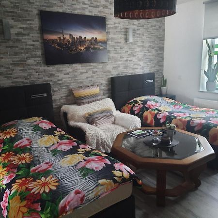 Joys Ferienwohnung Oberhausen  Exteriör bild