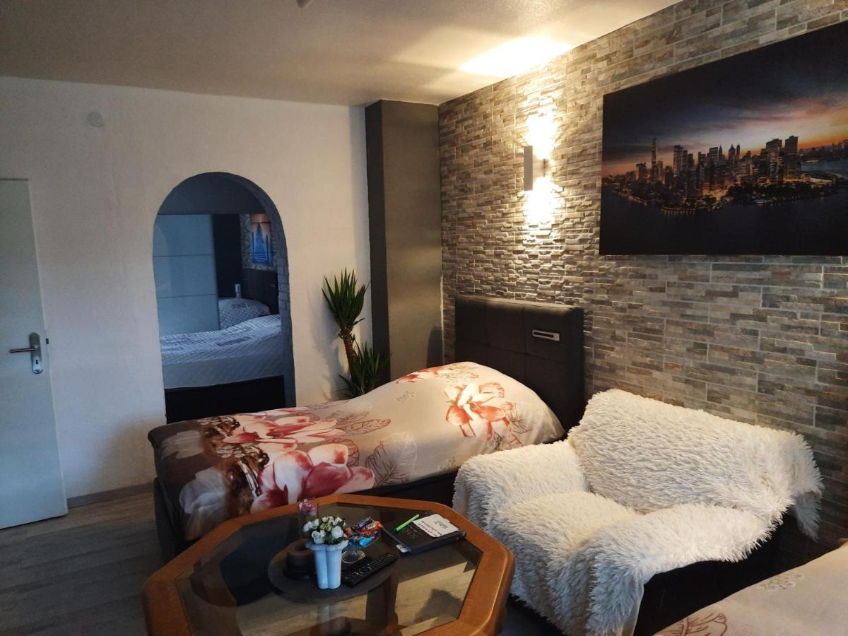 Joys Ferienwohnung Oberhausen  Exteriör bild